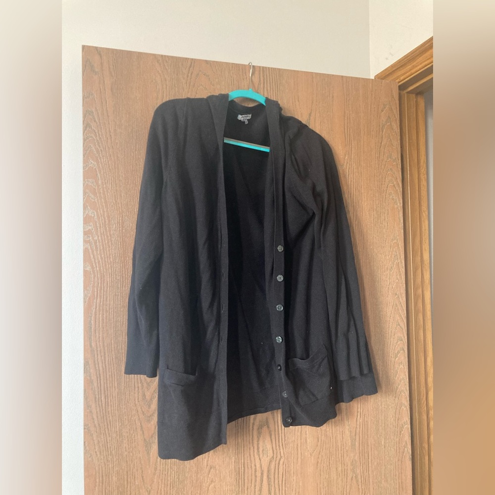 Black Old Navy cardigan with buttons